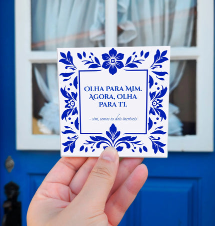 Azulejo tradicional com frase divertida personalizada