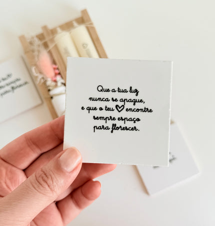 Presente "Um Momento para Ficar"| Com Azulejo Personalizado | Edição Especial